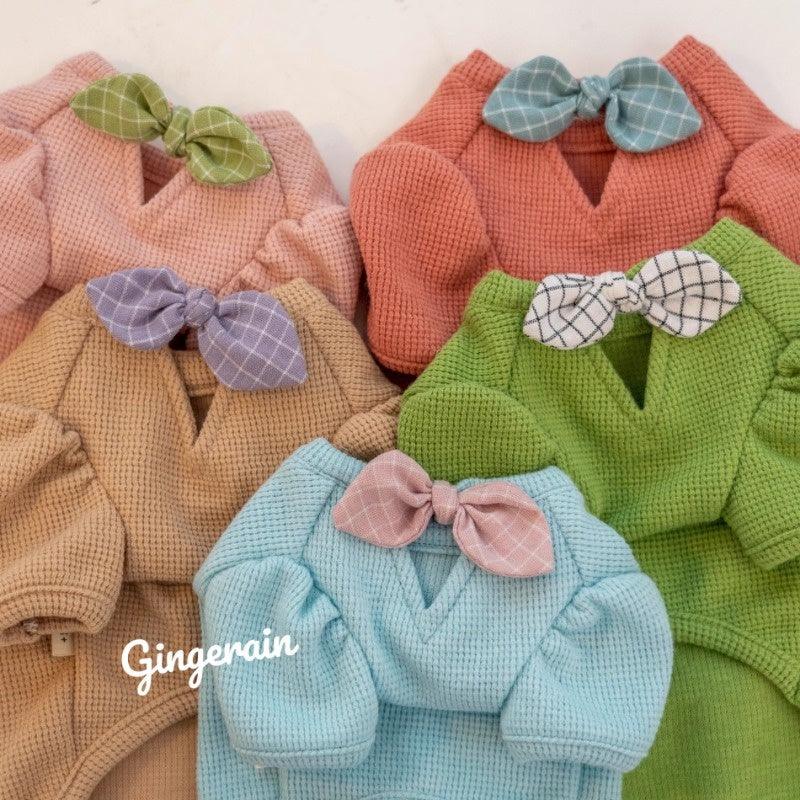 GINGERAIN® Sweet V-Neck Bow Pet Sweatshirt - KIKOPALS