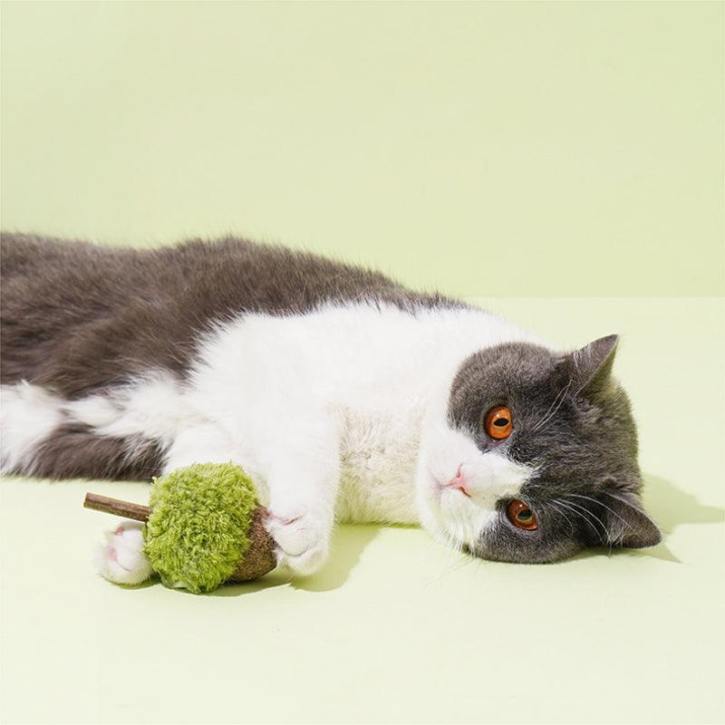 zeze® Acorn Catnip Toy - KIKOPALS